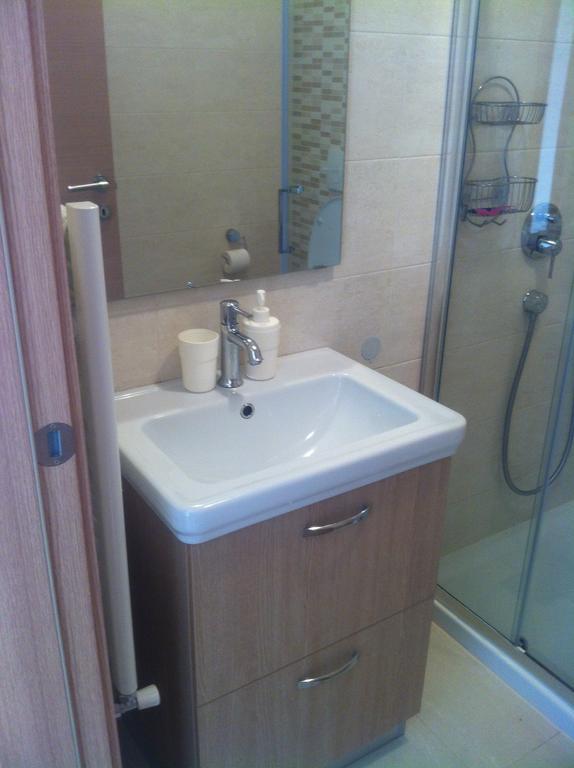 Apartment Lorenzo Pomer Szoba fotó